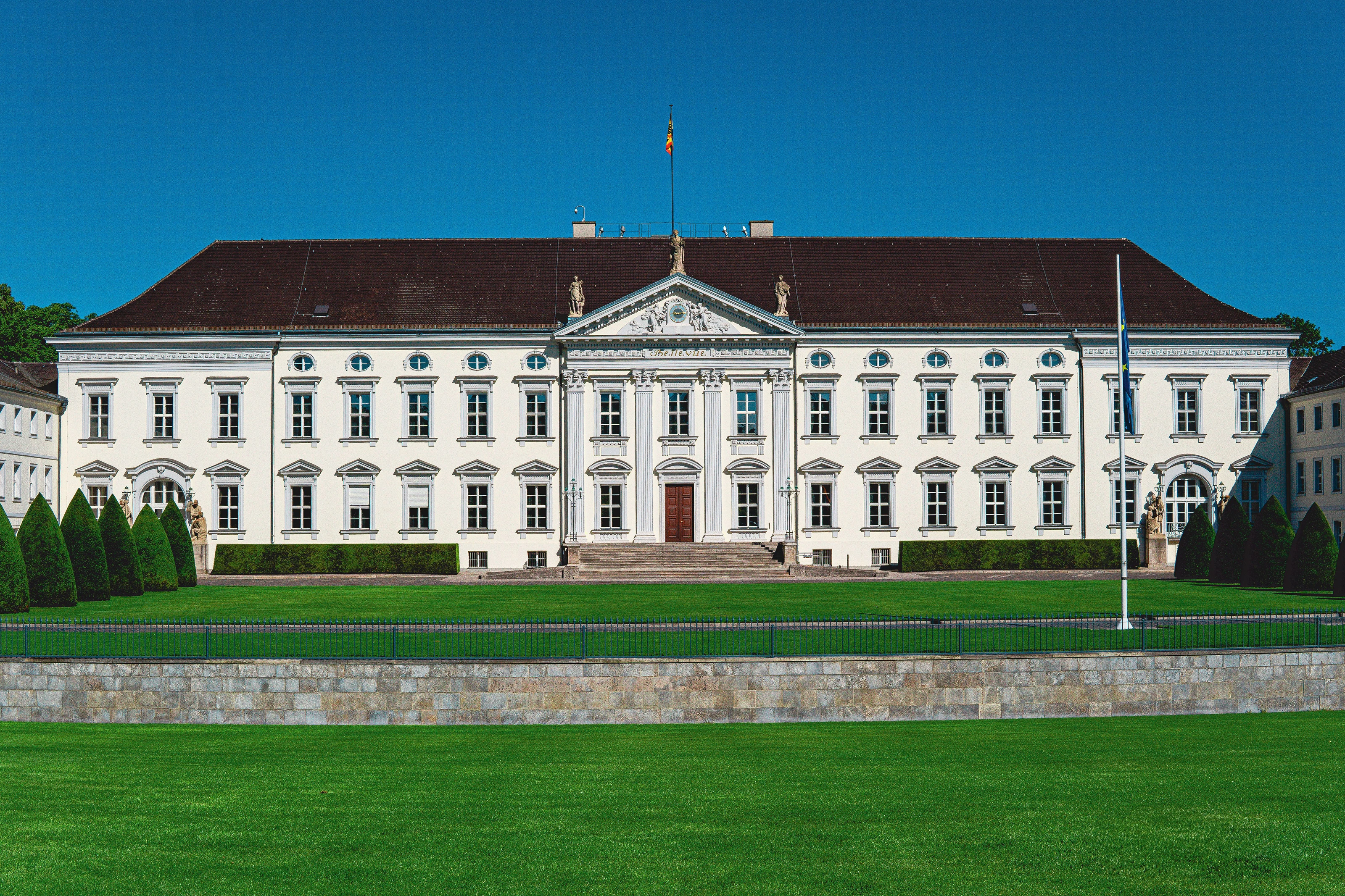 German President — Head of State, but Not the Boss